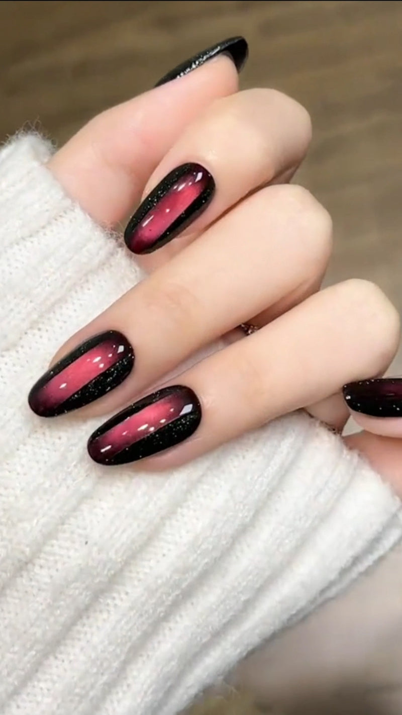 Velvet cat eye gel nail with a dimensional magnetic effect